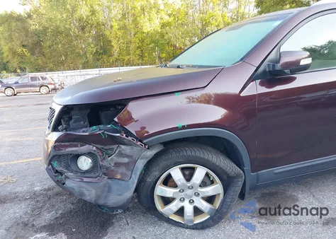 2013 Kia Sorento Lx z USA, uszkodzony, nr VIN 5XYKT3A6XDG361563